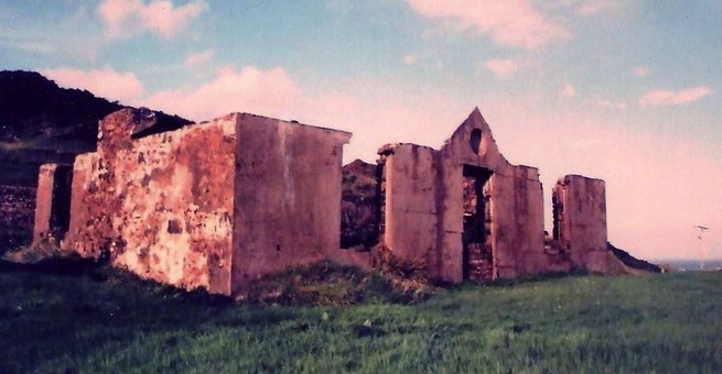 aa-a-davaar-island-view-old-steading