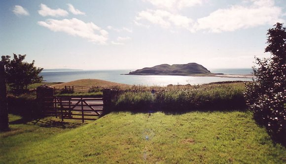 aa-a-davaar-island-view-old-steading3